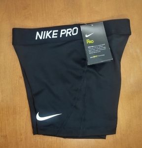 Nike Pro Girls Size M